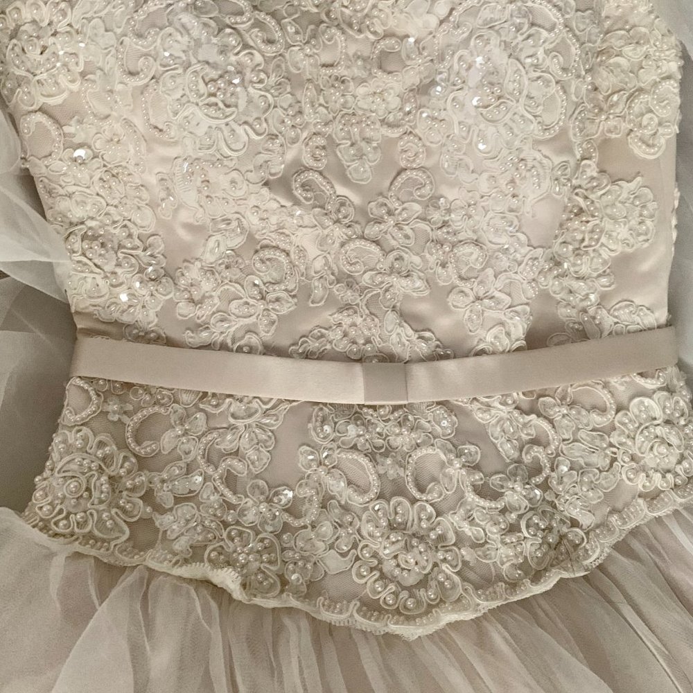 Wedding dress, Oleg Cassini Collection